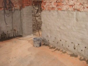 gidroizolyatsiya-fundamenta-podvala-i-sten-1.jpg